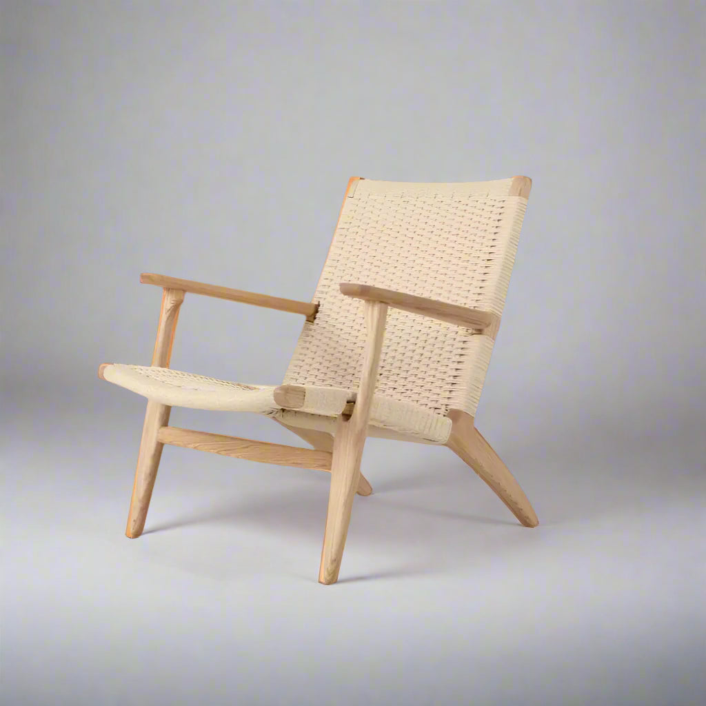 Relax in Style: The CH25 Chair's Timeless Appeal for Contemporary Homes