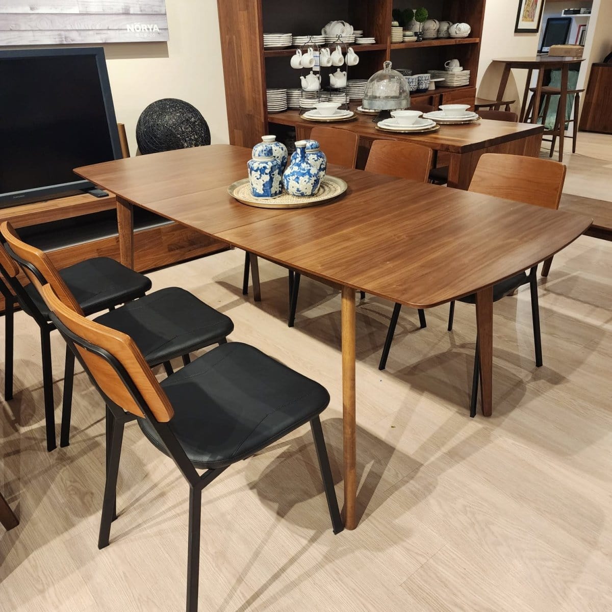 #1 4/6-seater 1.2m~1.5m solid wood extendable dining set (sarah 1.2m  extendable dining table + 4/6 sprint dining chairs) - table + 4 sprint  chairs