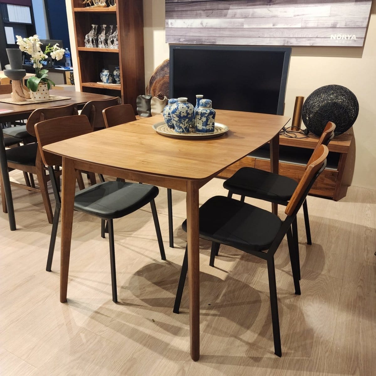 #1 6/8-Seater 1.4m~1.8m Solid Wood Extendable Dining Set (Sarah 1.5m Extendable Dining Table + 6/8 Sprint Dining Chairs) picket and rail