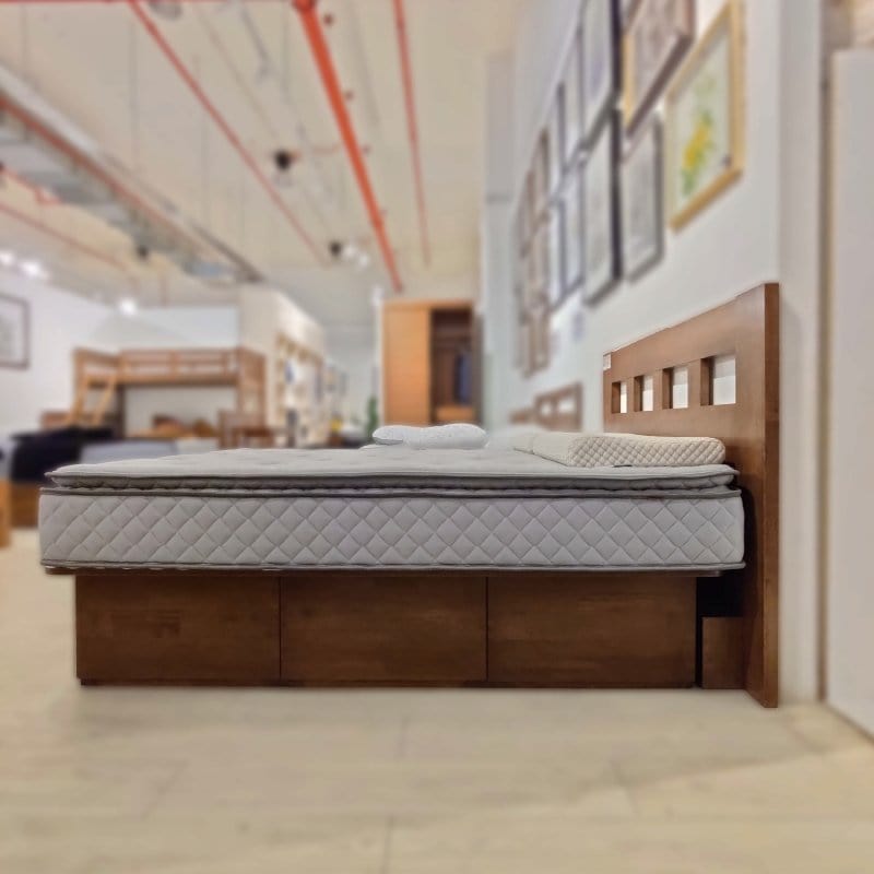 #1 Ashton 6-Drawer Solid Wood Queen Platform Storage Bed picket and rail