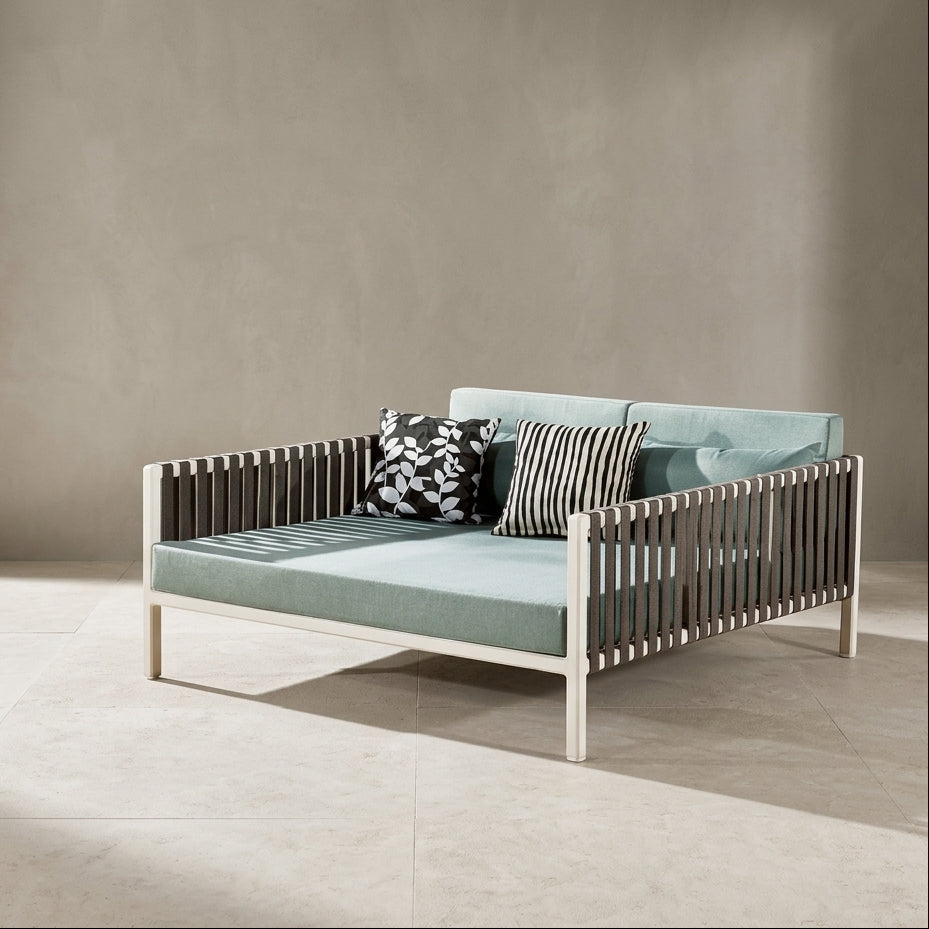 Garnet Outdoor Daybed Sofa | WA1055