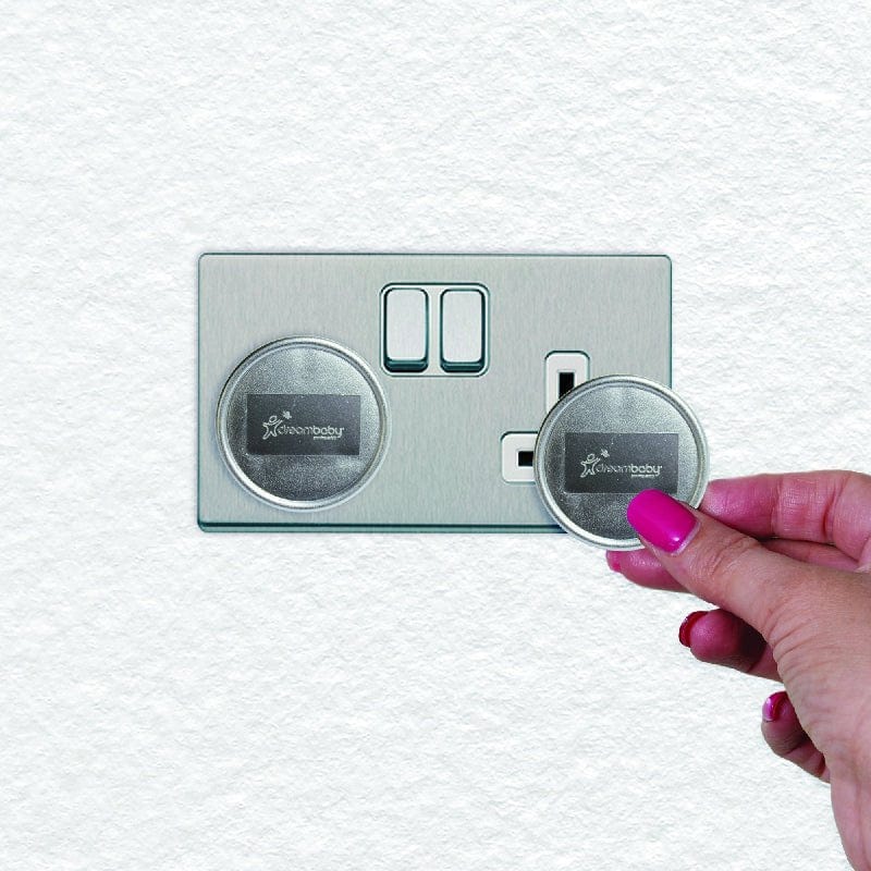 Dreambaby Outlet Plugs 6pk - Silver DB01044 picket and rail
